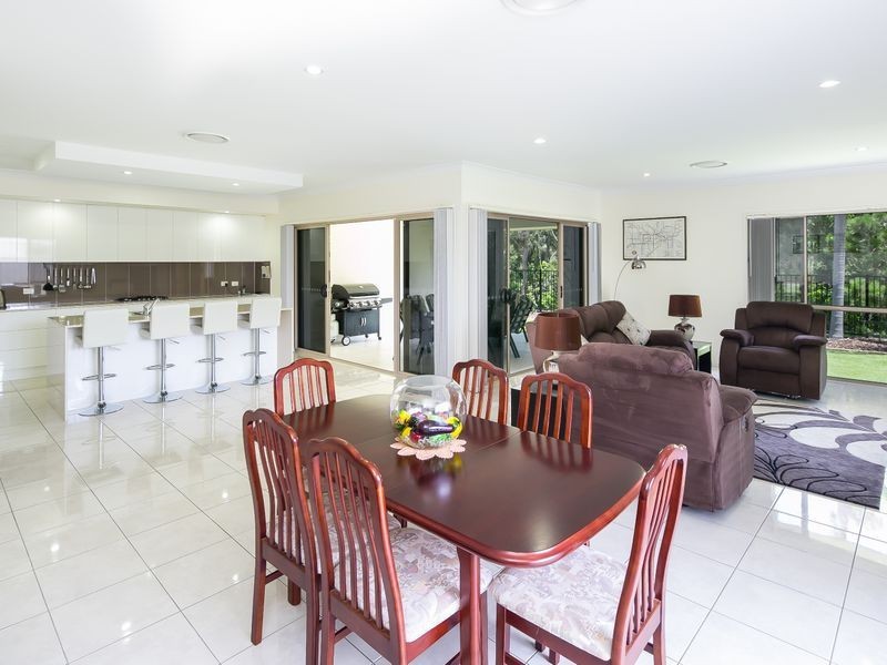 18 Rhodium Crescent, Hope Island QLD 4212