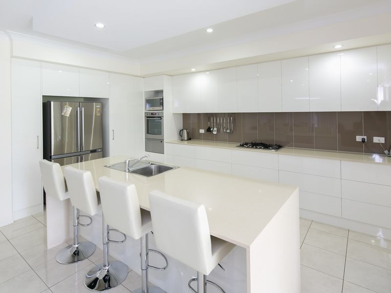 18 Rhodium Crescent, Hope Island QLD 4212