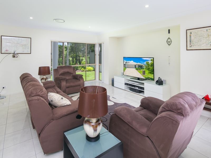 18 Rhodium Crescent, Hope Island QLD 4212