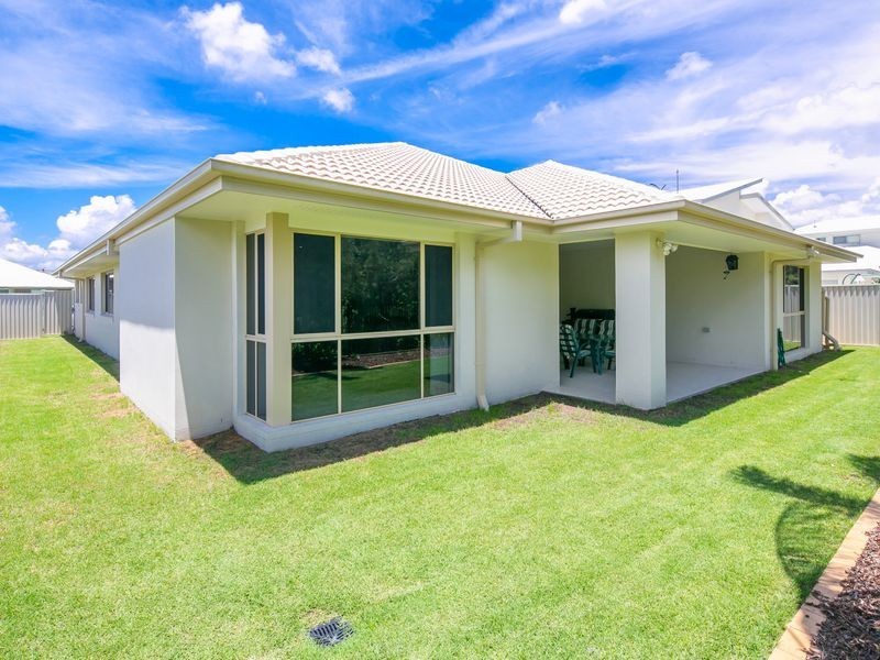 18 Rhodium Crescent, Hope Island QLD 4212