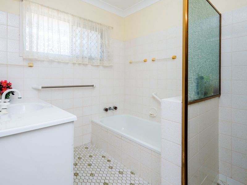 2 O’Grady Drive, Paradise Point QLD 4216