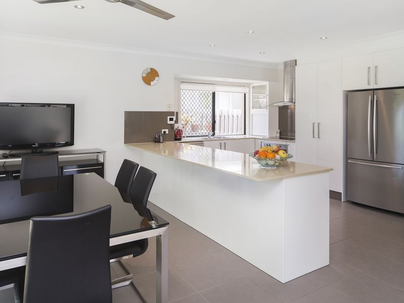 7 Ballybunyon Crescent, Hope Island QLD 4212