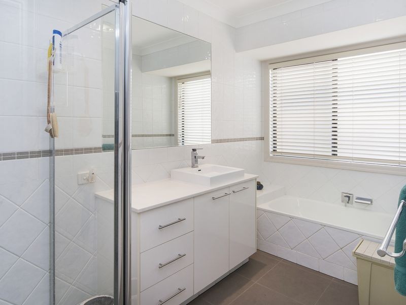 7 Ballybunyon Crescent, Hope Island QLD 4212