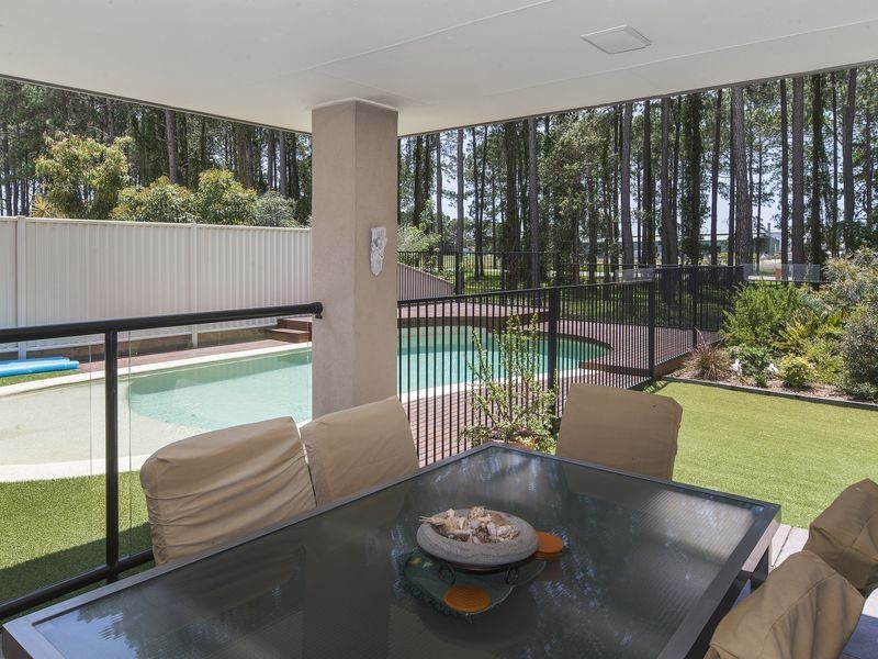 7 Ballybunyon Crescent, Hope Island QLD 4212