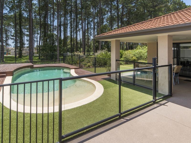 7 Ballybunyon Crescent, Hope Island QLD 4212