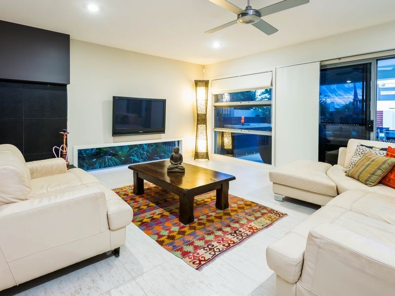 15 Mariner Avenue, Hope Island QLD 4212