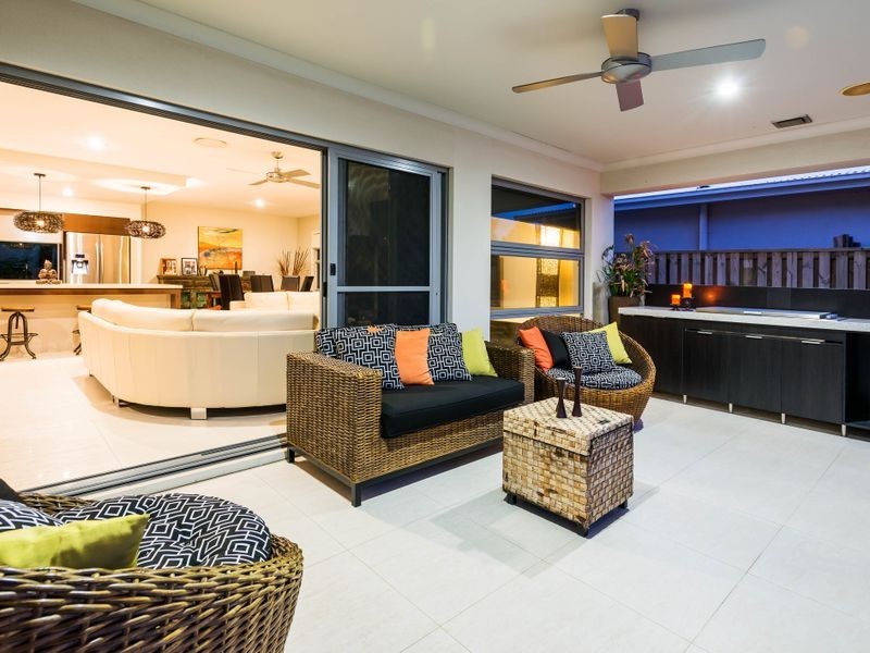 15 Mariner Avenue, Hope Island QLD 4212