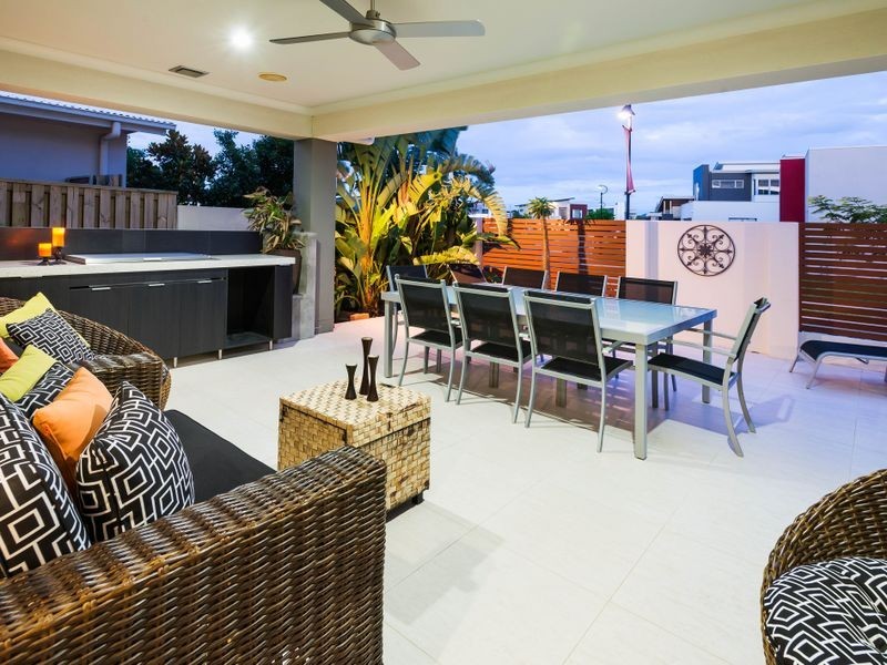 15 Mariner Avenue, Hope Island QLD 4212