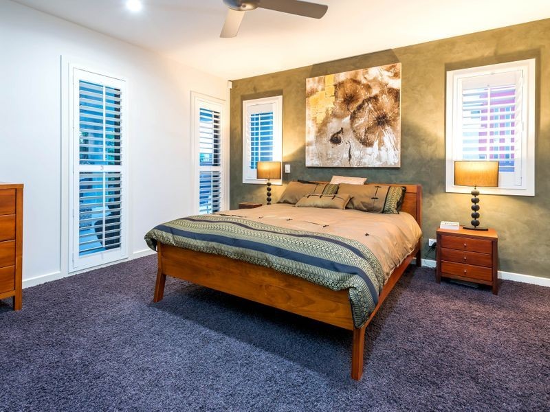 15 Mariner Avenue, Hope Island QLD 4212