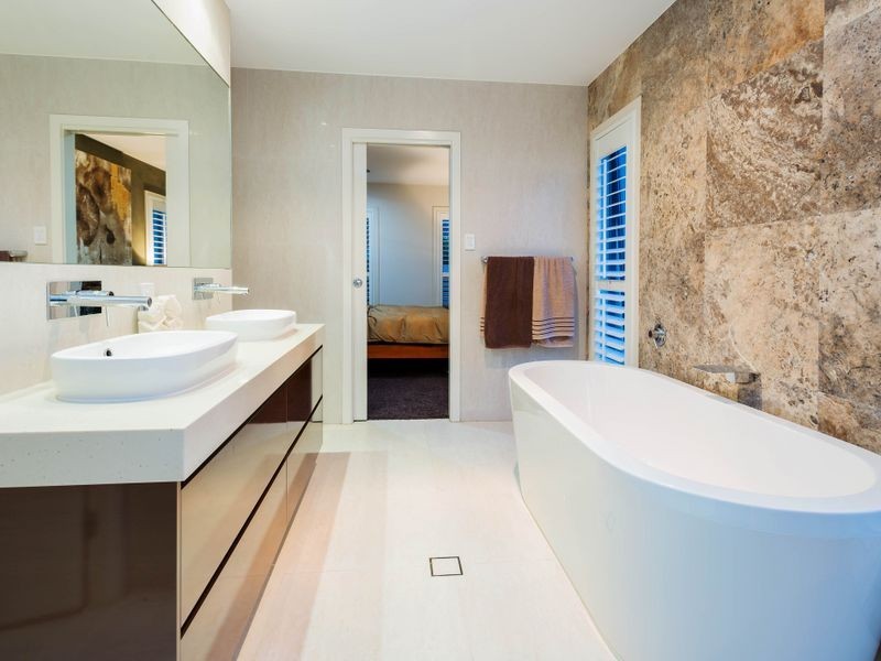 15 Mariner Avenue, Hope Island QLD 4212