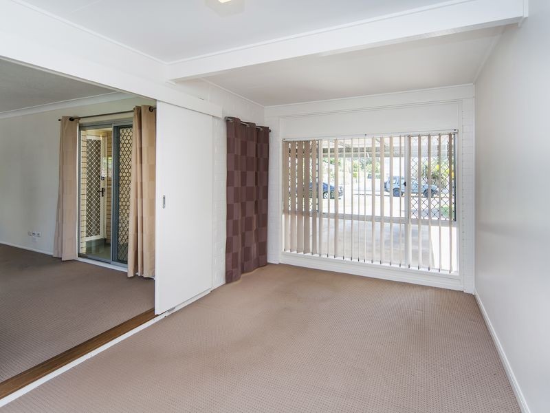 4 Rathbone Place, Labrador QLD 4215