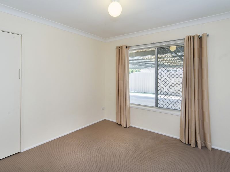 4 Rathbone Place, Labrador QLD 4215