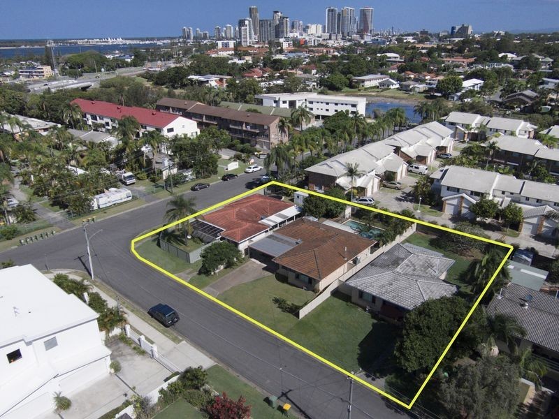 2 Rathbone Place, Labrador QLD 4215