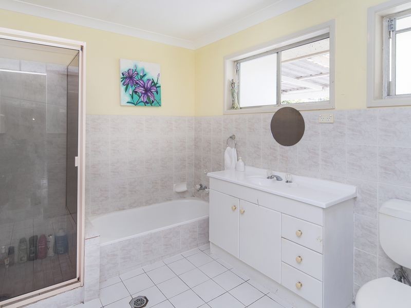 2 Rathbone Place, Labrador QLD 4215