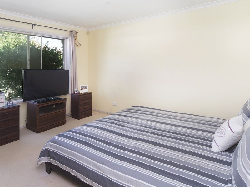 2 Rathbone Place, Labrador QLD 4215