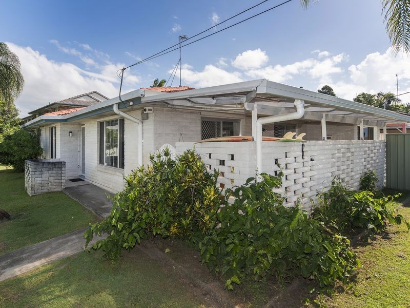 2 Rathbone Place, Labrador QLD 4215