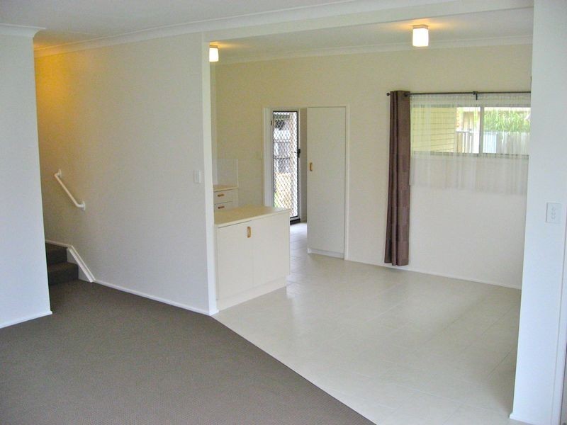 6 Rathbone Place, Labrador QLD 4215