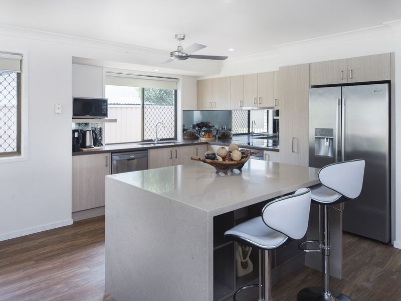 13 Lakefield Crescent, Paradise Point QLD 4216