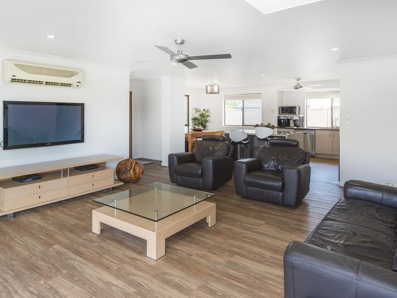 13 Lakefield Crescent, Paradise Point QLD 4216