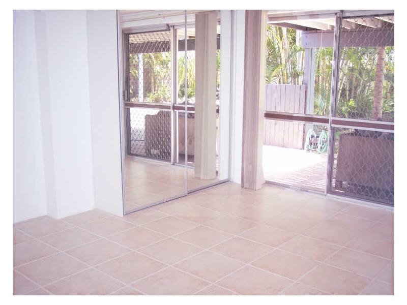 2/163 Paradise Parade, Paradise Point QLD 4216