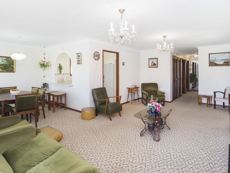 44 Abalone Av, Paradise Point QLD 4216