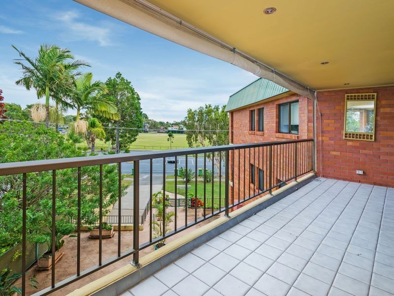 9/42 Falkinder Avenue, Paradise Point QLD 4216