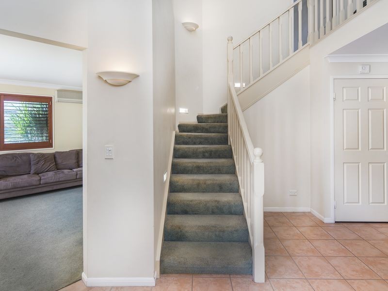 9 Tallara Street, Coombabah QLD 4216