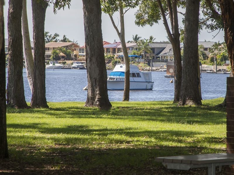 9 Tallara Street, Coombabah QLD 4216