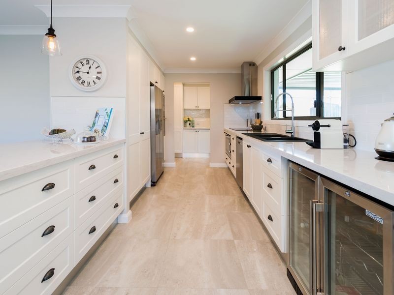 12 Hyacinth Avenue, Hollywell QLD 4216