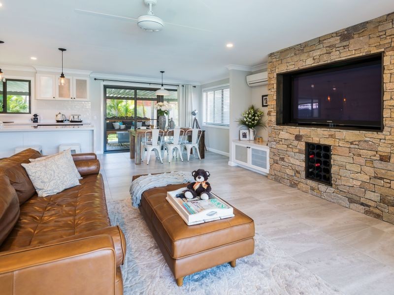 12 Hyacinth Avenue, Hollywell QLD 4216