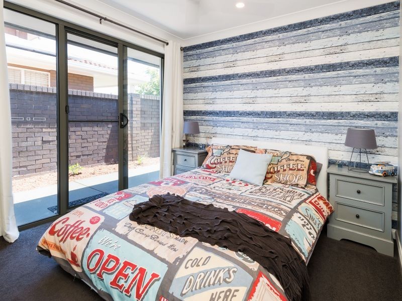 12 Hyacinth Avenue, Hollywell QLD 4216