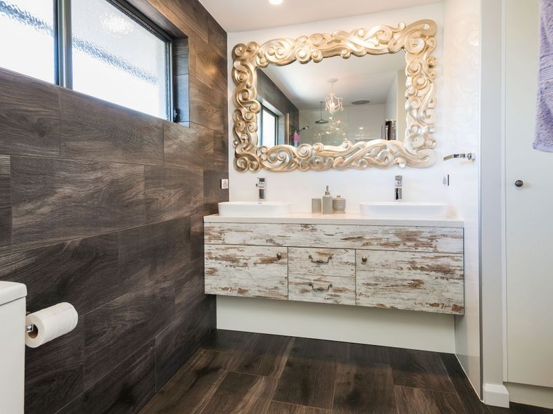 12 Hyacinth Avenue, Hollywell QLD 4216