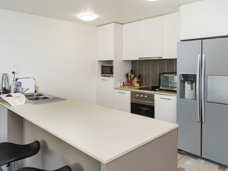 224/64-68 Sickle Avenue, Hope Island QLD 4212