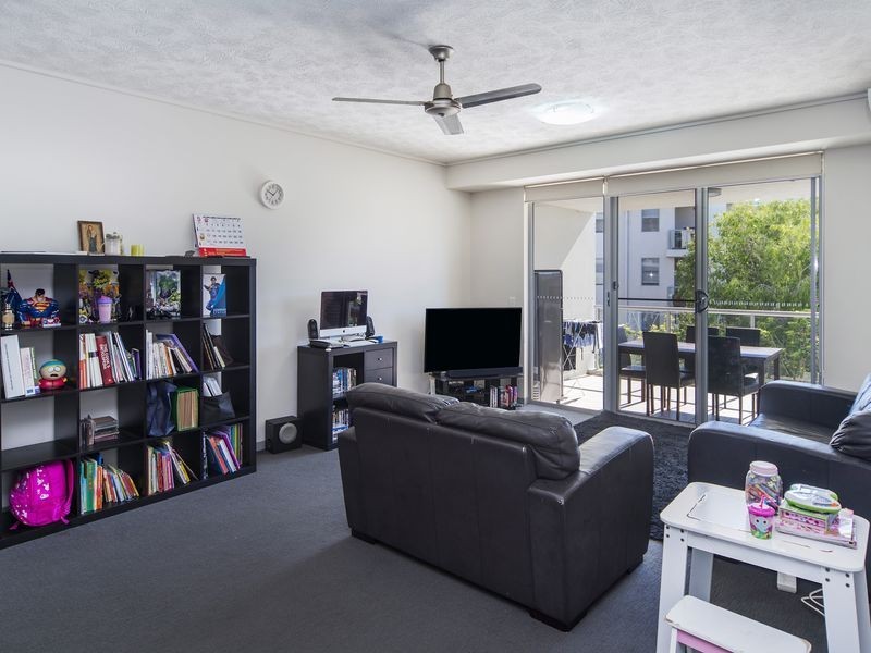 224/64-68 Sickle Avenue, Hope Island QLD 4212