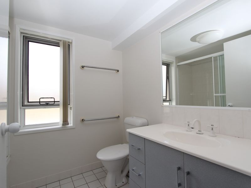 6/1 Poinsettia Ave, Hollywell QLD 4216