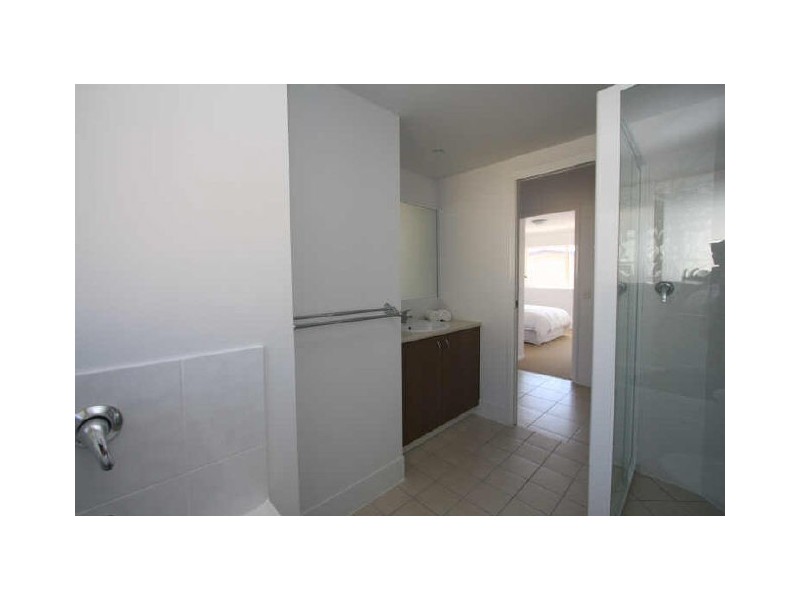 3/131 MUIR STREET, Labrador QLD 4215