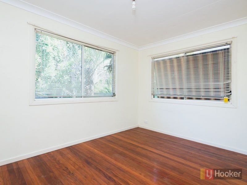 8 Nambur Street, Runaway Bay QLD 4216