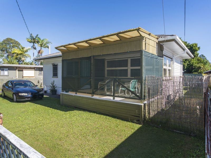4 Allinga Street, Coombabah QLD 4216