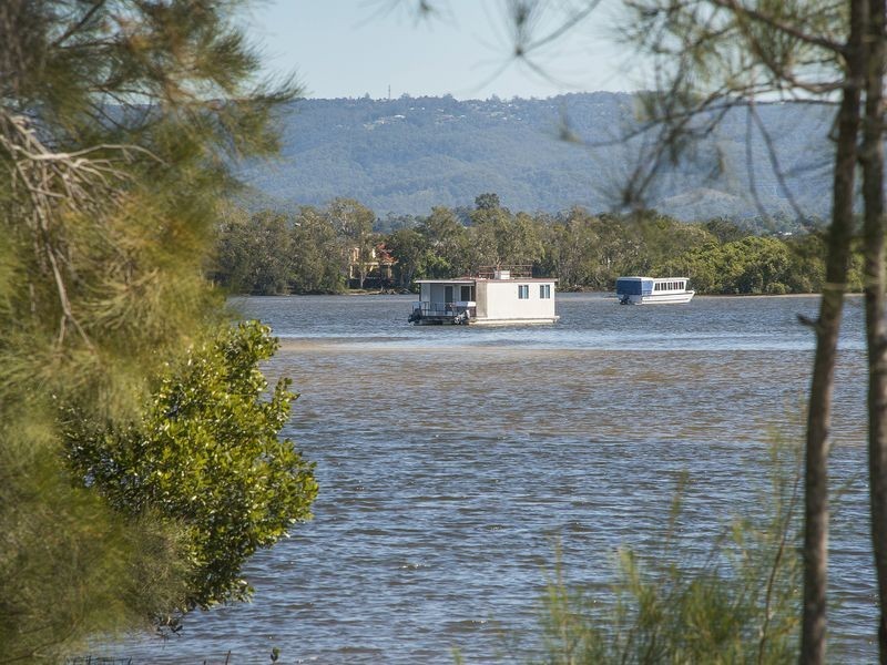 4 Allinga Street, Coombabah QLD 4216