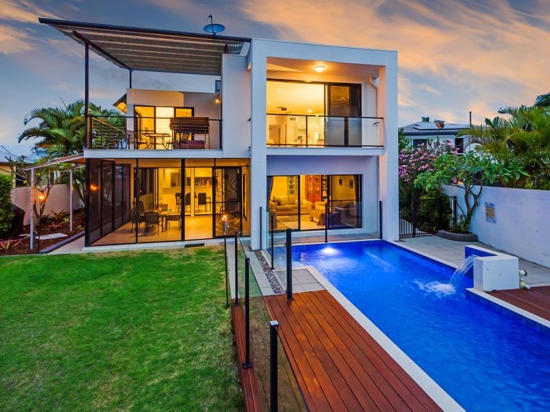 9 Dobell Avenue, Paradise Point QLD 4216