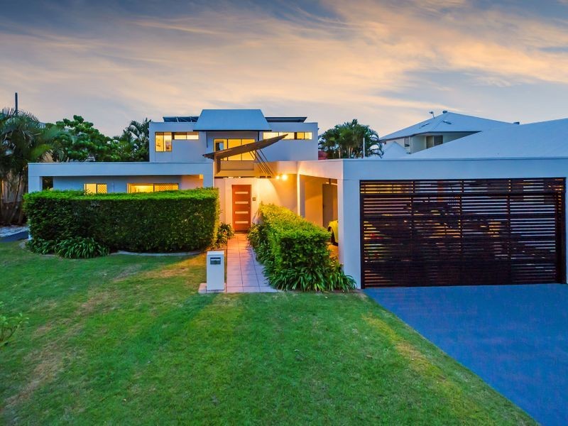 9 Dobell Avenue, Paradise Point QLD 4216