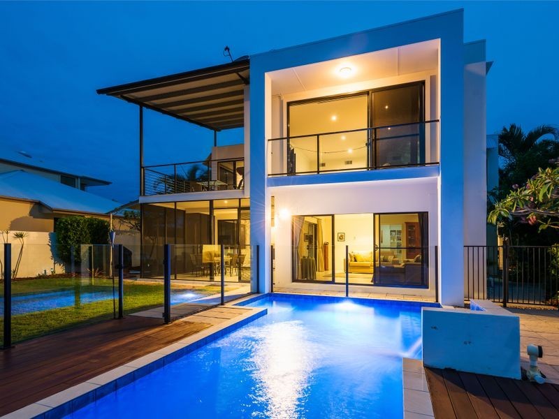 9 Dobell Avenue, Paradise Point QLD 4216