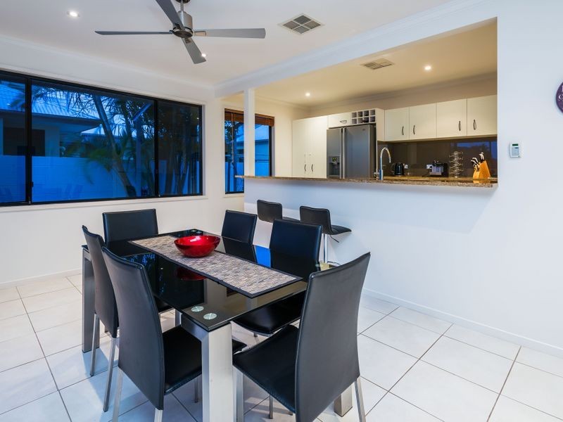 9 Dobell Avenue, Paradise Point QLD 4216