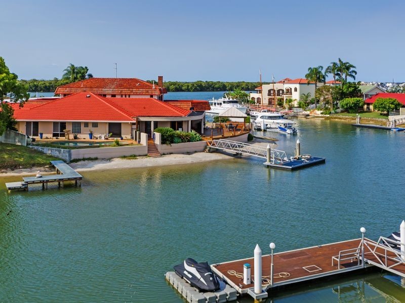 9 Dobell Avenue, Paradise Point QLD 4216