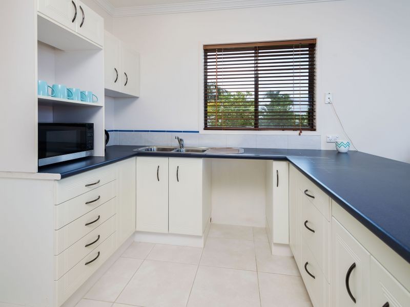 9 Dobell Avenue, Paradise Point QLD 4216