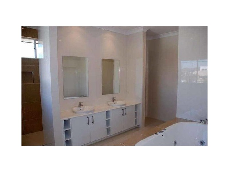 Hope Island QLD 4212