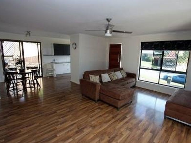 25 Forrest Avenue, Molendinar QLD 4214