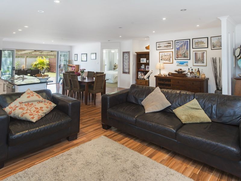 14 Jacaranda Avenue, Hollywell QLD 4216