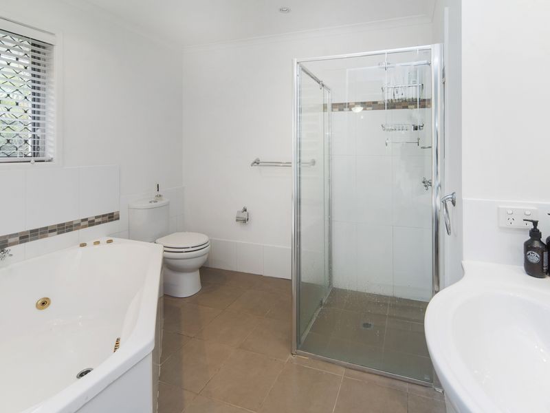 14 Jacaranda Avenue, Hollywell QLD 4216