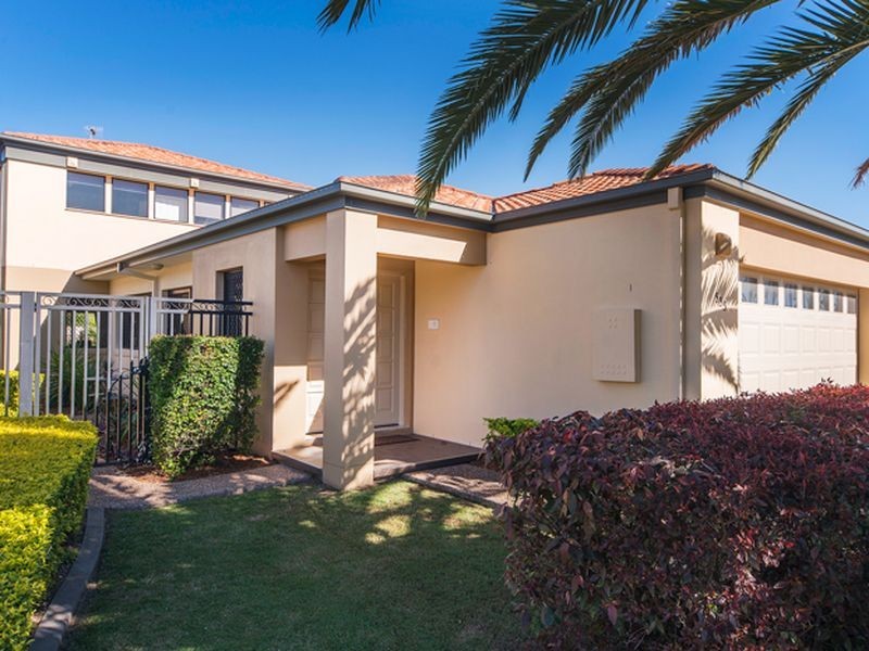535 Oyster Cove Promenade, Helensvale QLD 4212